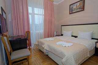 Отель Отель Пысанка Коломыя Двухместный номер с 1 кроватью или 2 отдельными кроватями-25